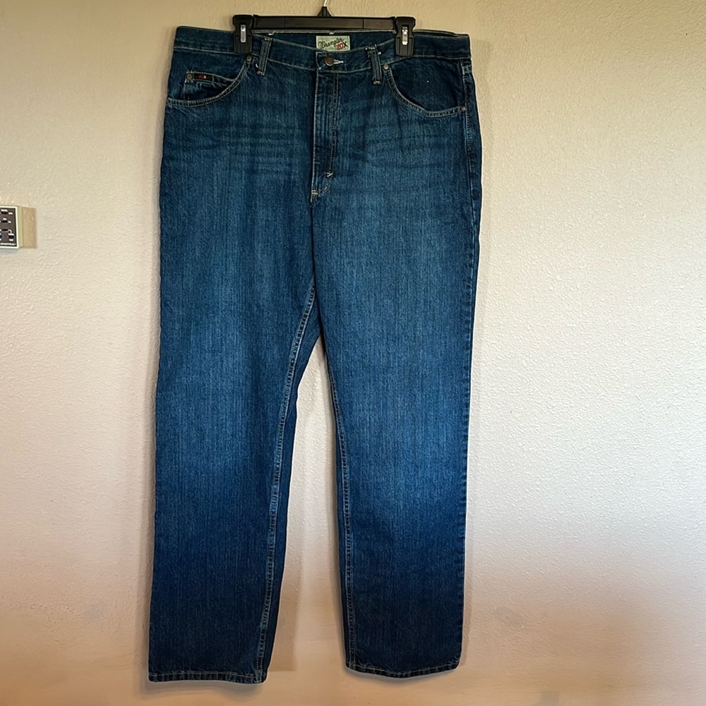 Wrangler 20X jeans Size 38x34
